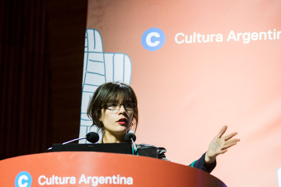 Camila Vallejo: "Hay que librar la batalla contrahegemónica en todos los ámbitos"