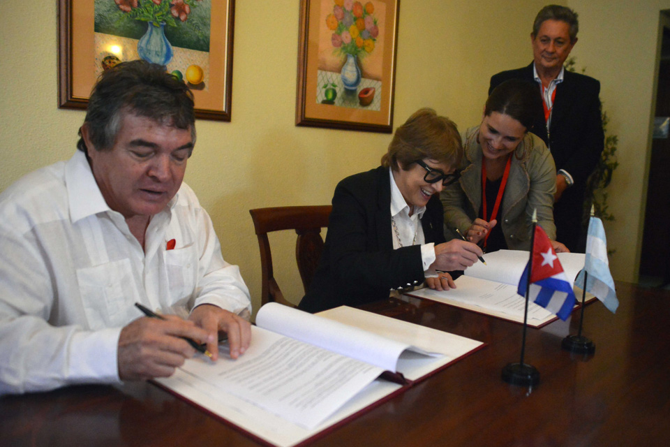 Parodi y González Toledo firmaron en Cuba un plan de acción