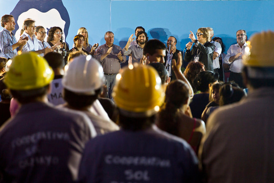Parodi encabezó en Corrientes el acto por la urbanización del Barrio Esperanza