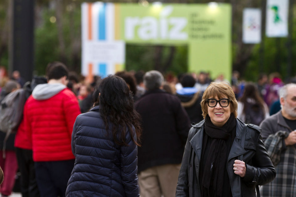 Éxito del festival gastronómico "Raíz" y recorrida de la ministra Parodi