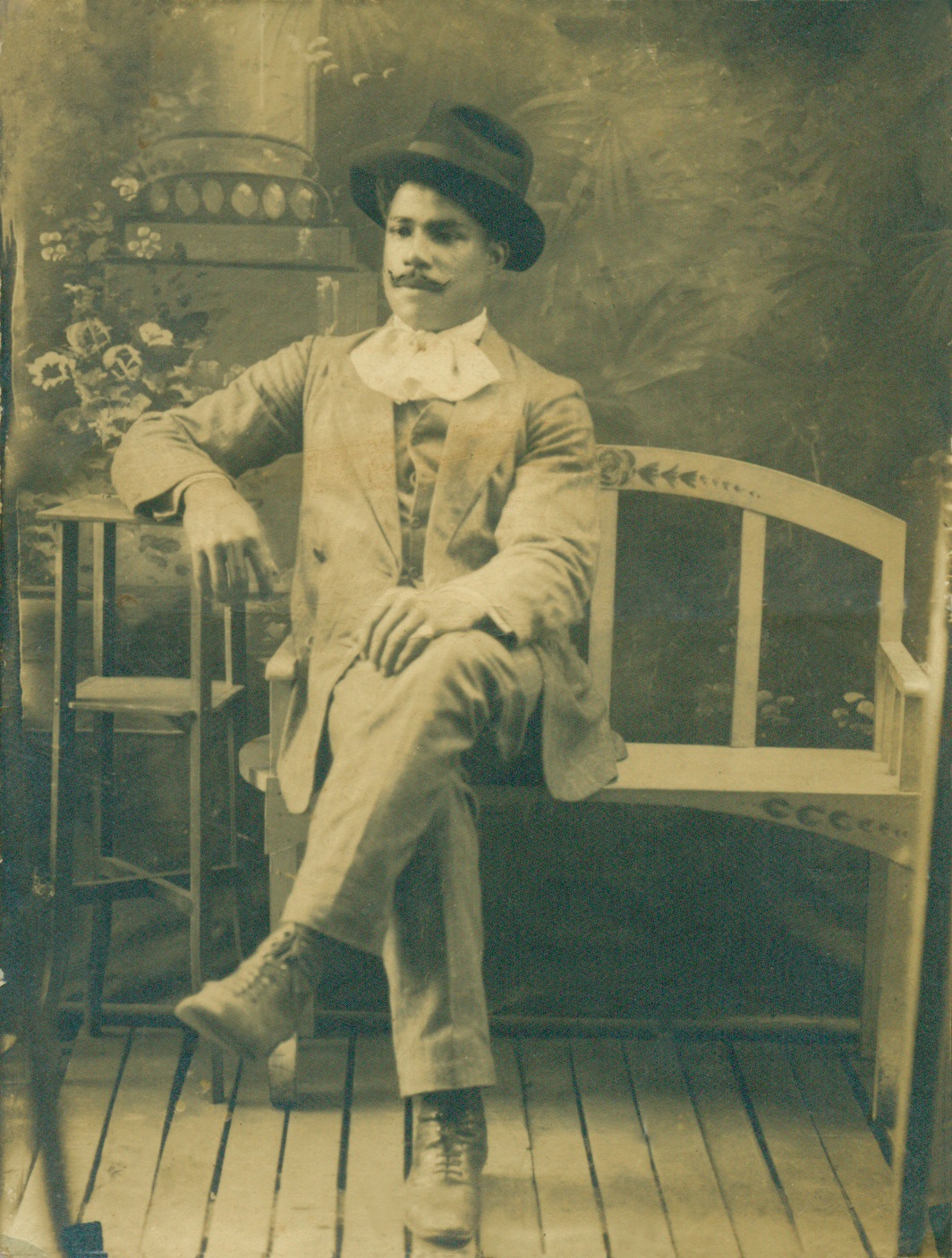 (Compadrito afroargentino. Buenos Aires, ca. 1910, colección Silvio Killian).